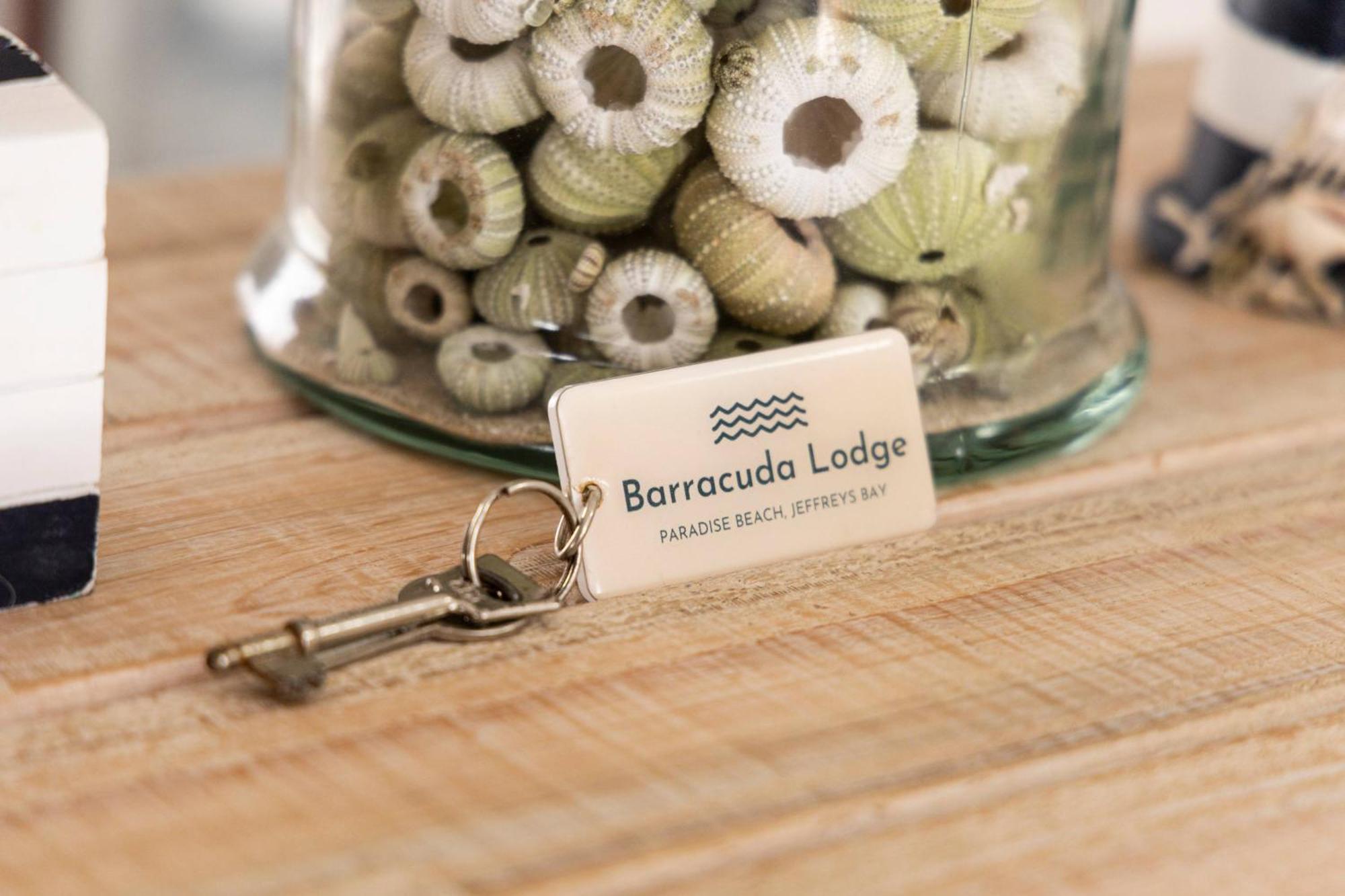 Barracuda Lodge Paradise Beach Exterior photo